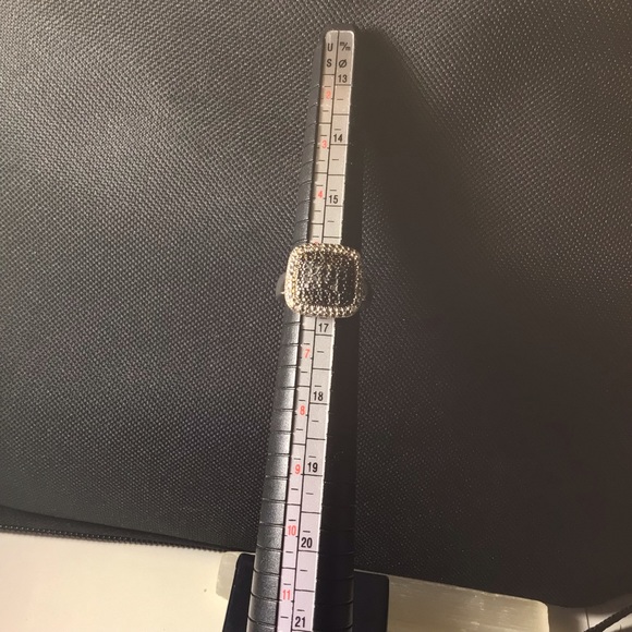 Beautiful designer black and white diamond ring - Picture 14 of 16